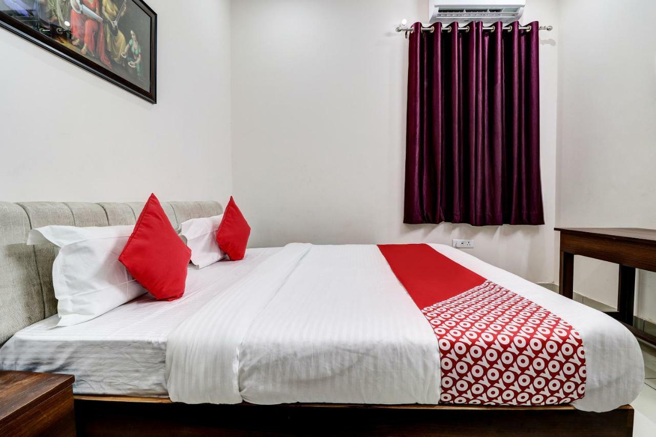 Oyo 38208 Hotel Prakash Kunj Lucknow Buitenkant foto