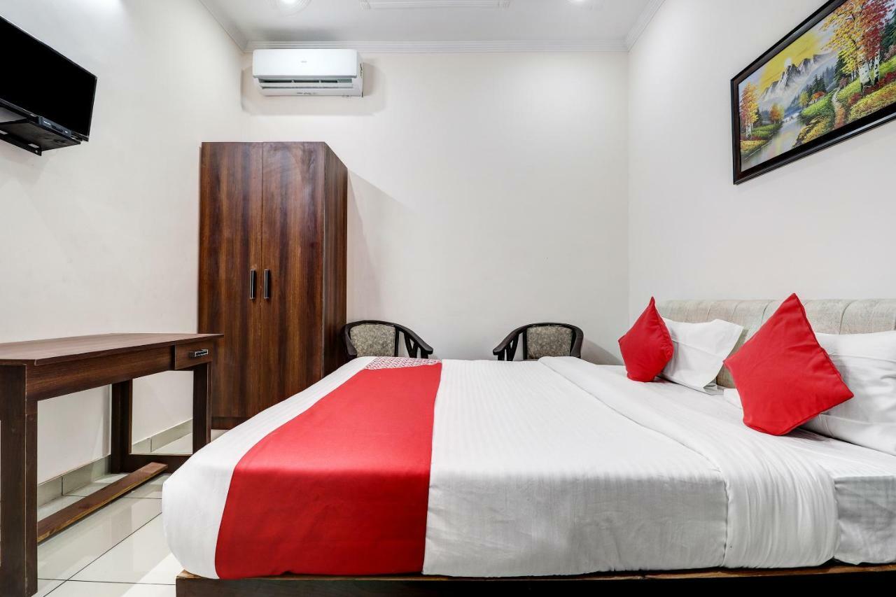 Oyo 38208 Hotel Prakash Kunj Lucknow Buitenkant foto