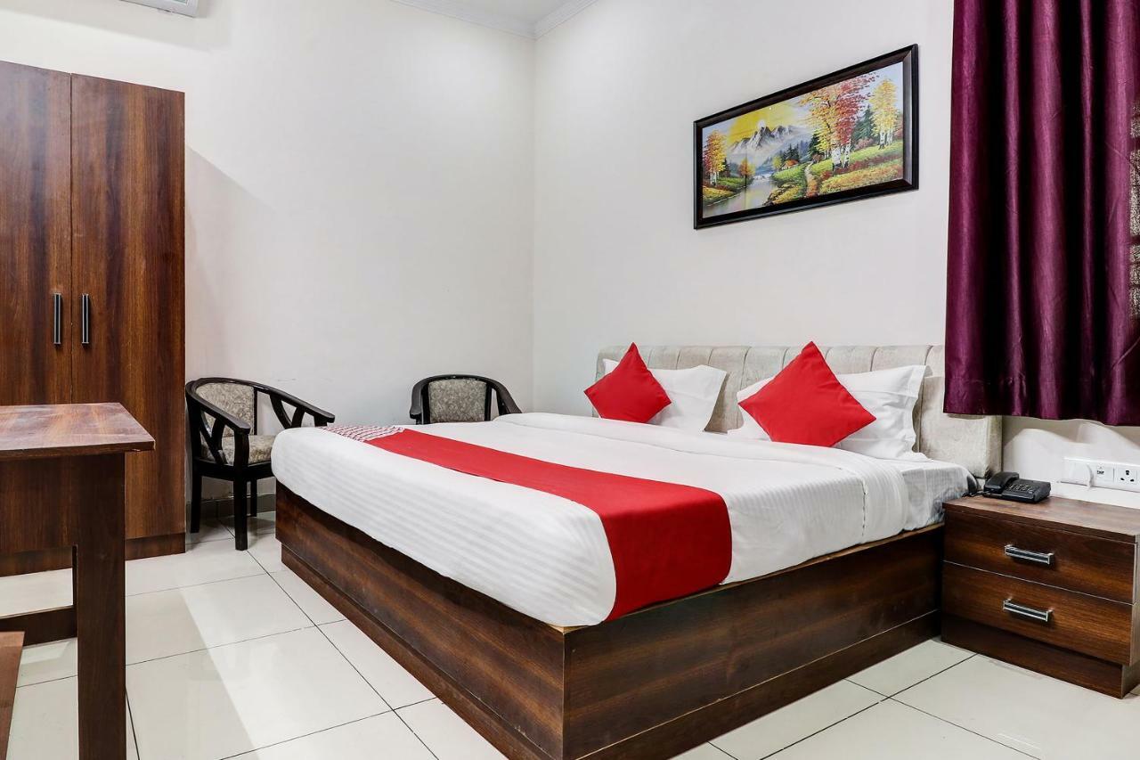 Oyo 38208 Hotel Prakash Kunj Lucknow Buitenkant foto