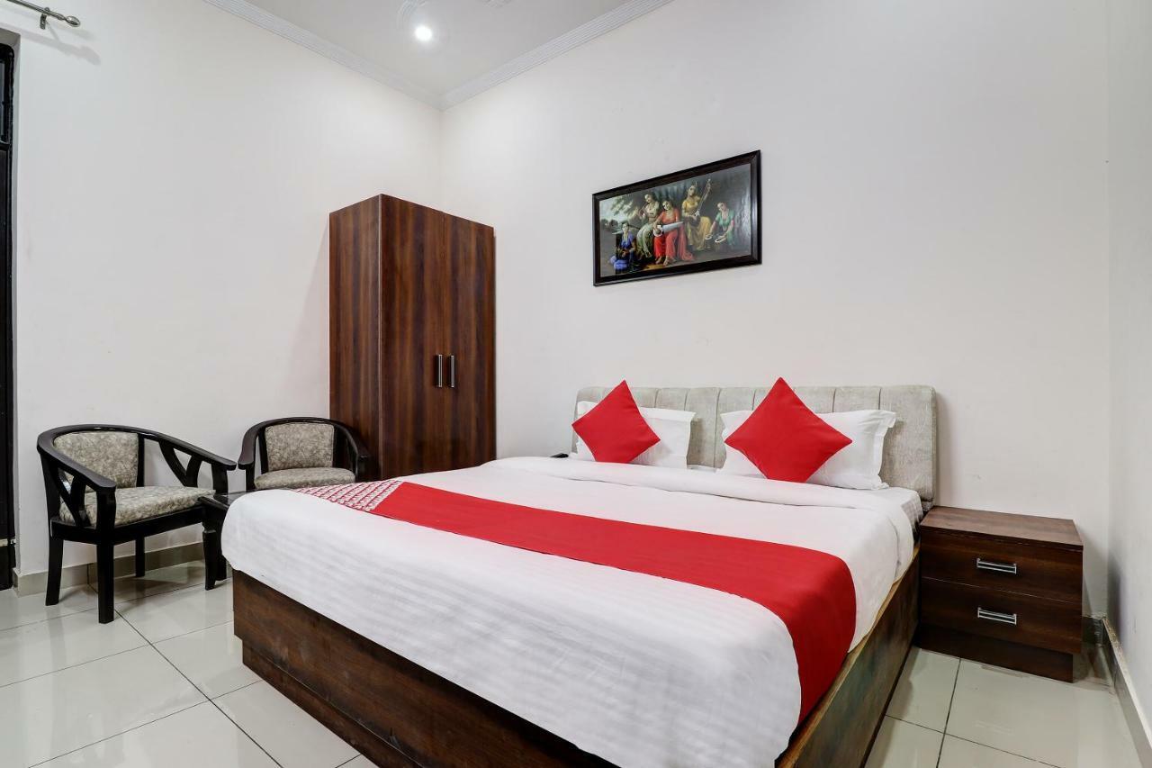 Oyo 38208 Hotel Prakash Kunj Lucknow Buitenkant foto