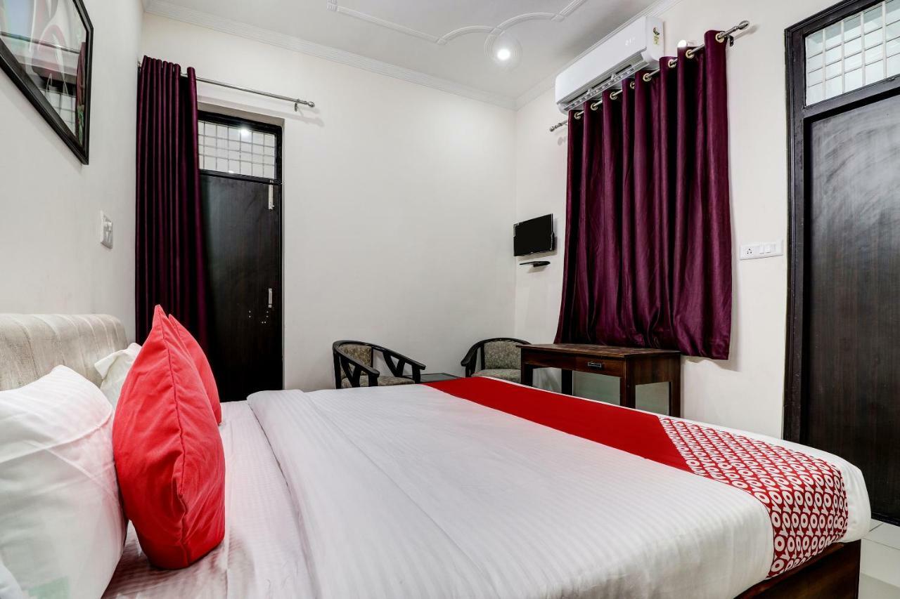 Oyo 38208 Hotel Prakash Kunj Lucknow Buitenkant foto