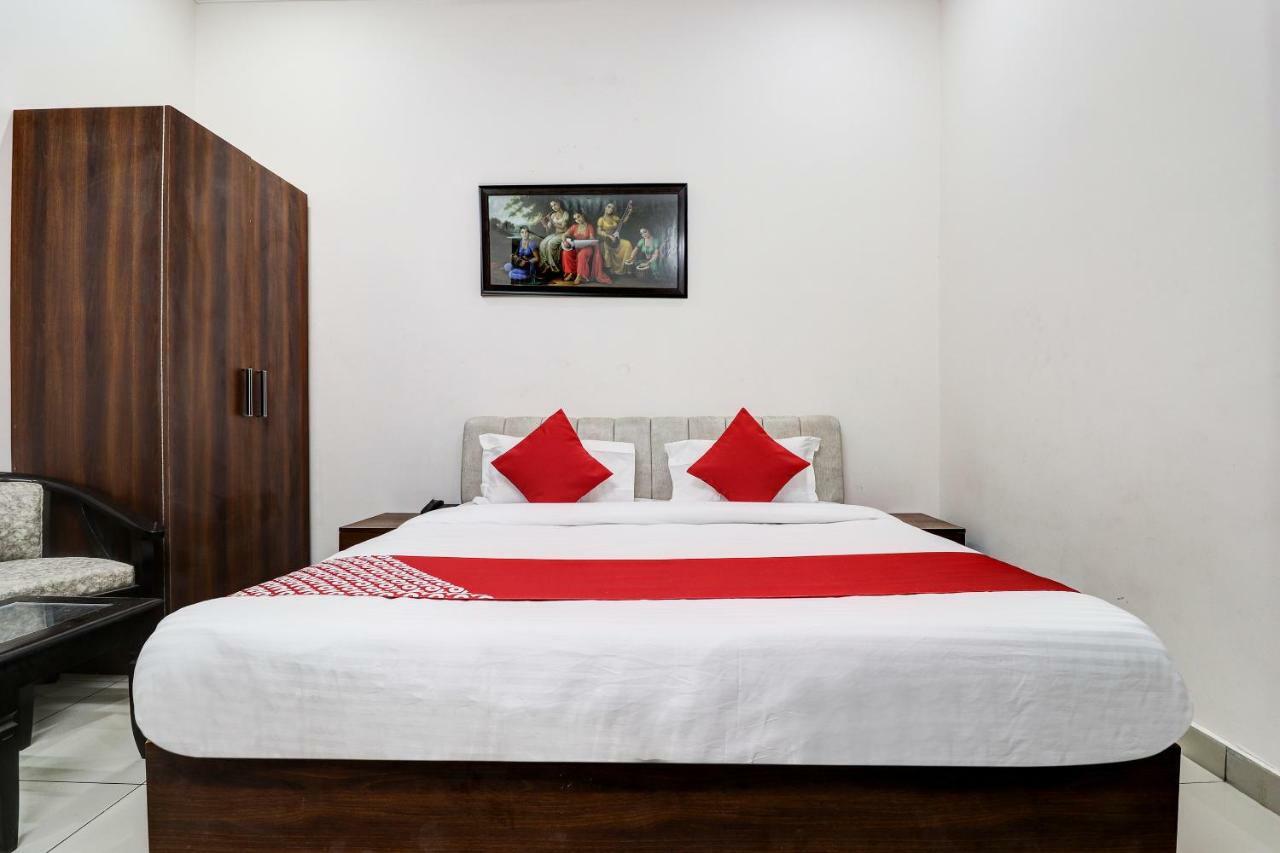 Oyo 38208 Hotel Prakash Kunj Lucknow Buitenkant foto