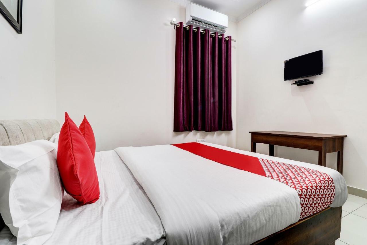 Oyo 38208 Hotel Prakash Kunj Lucknow Buitenkant foto