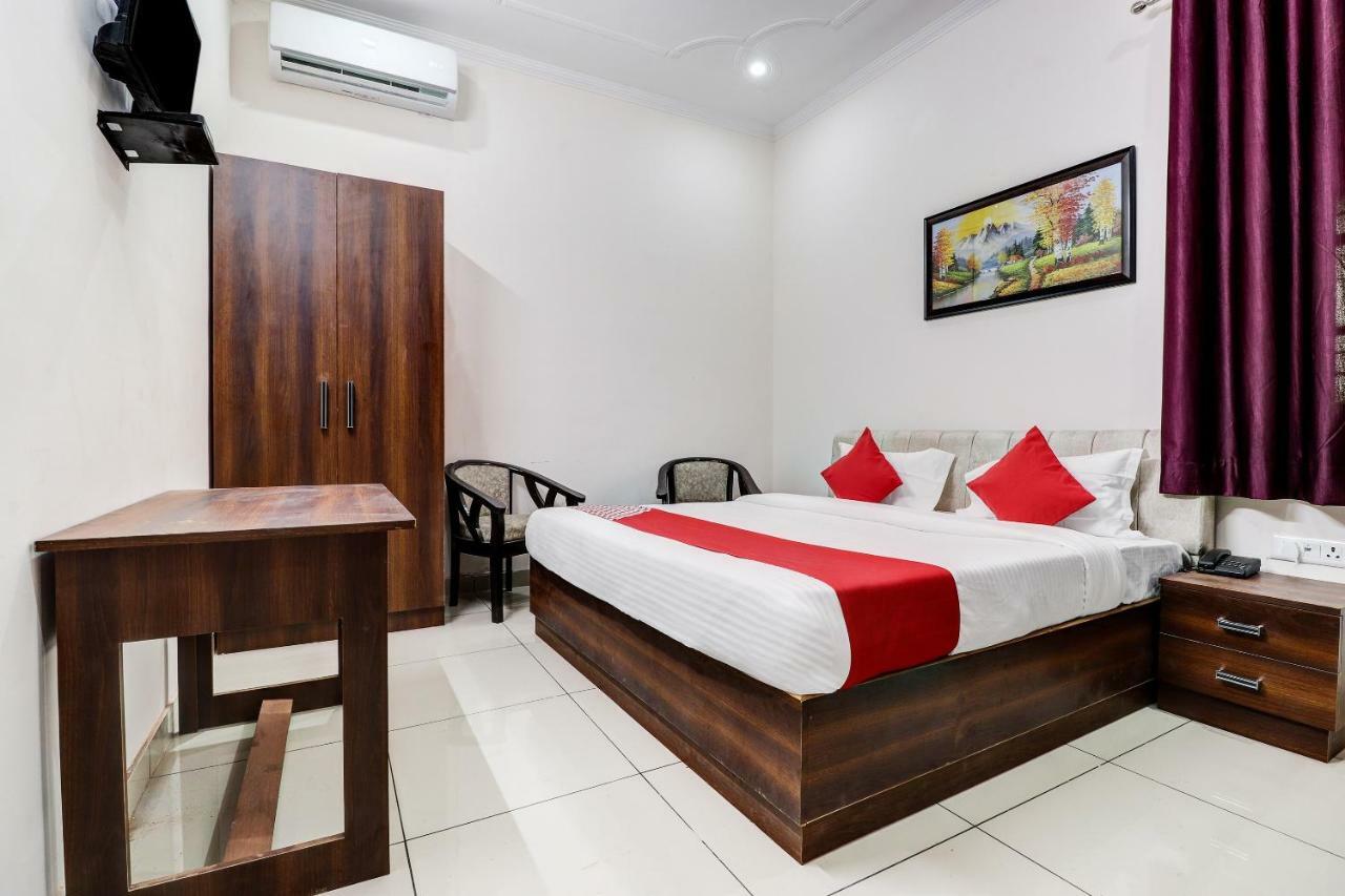 Oyo 38208 Hotel Prakash Kunj Lucknow Buitenkant foto